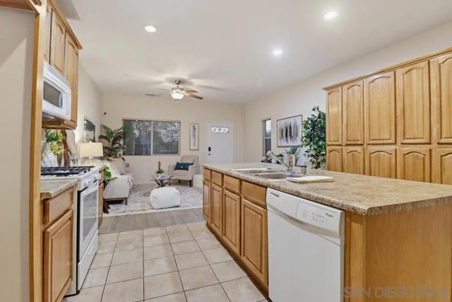 12306 Lakeshore DR 2, Lakeside, CA 92040