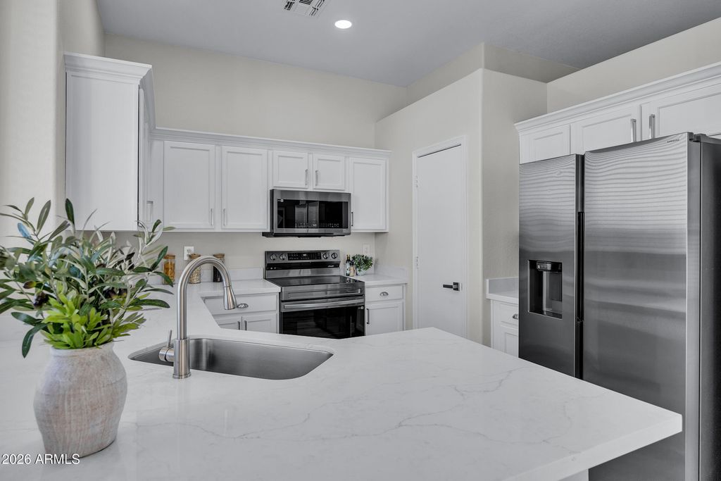 Image 13 of property listing at 6486 S FOOTHILLS Drive, Gold Canyon, AZ 85118