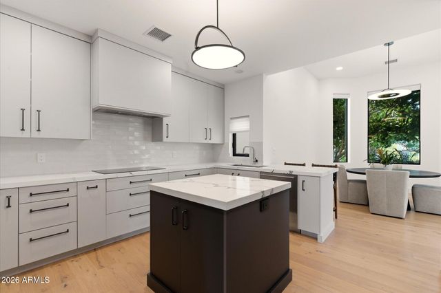 10041 N 52ND Place, Paradise Valley, AZ 85253