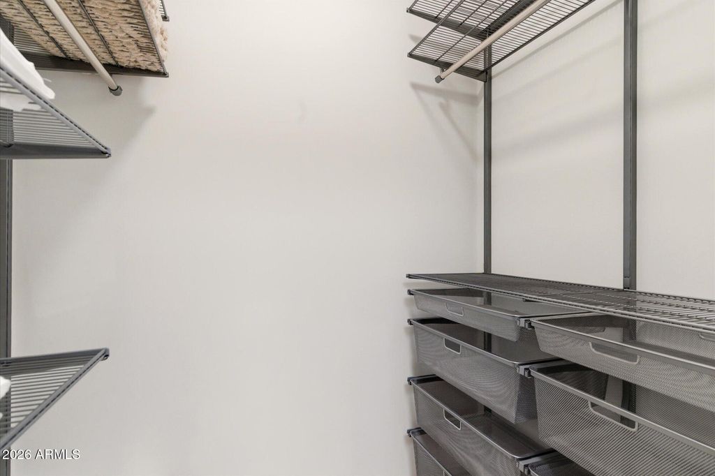 Image 33 of property listing at 10041 N 52ND Place, Paradise Valley, AZ 85253