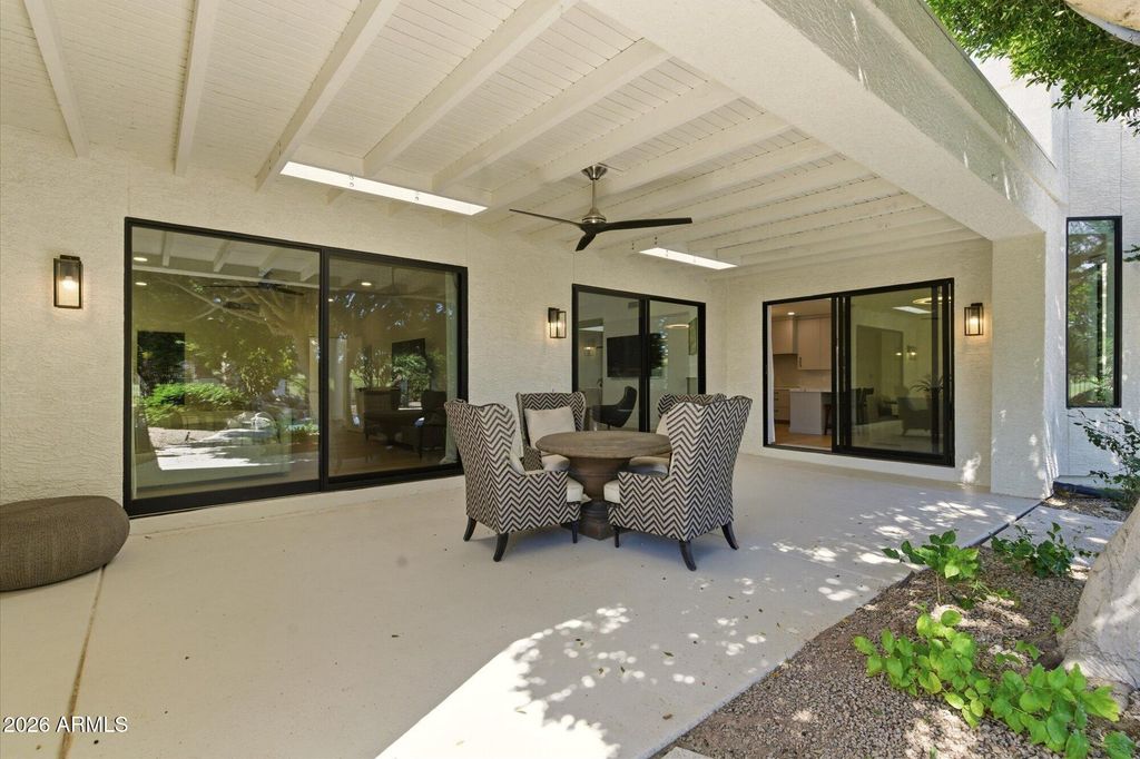 Image 36 of property listing at 10041 N 52ND Place, Paradise Valley, AZ 85253