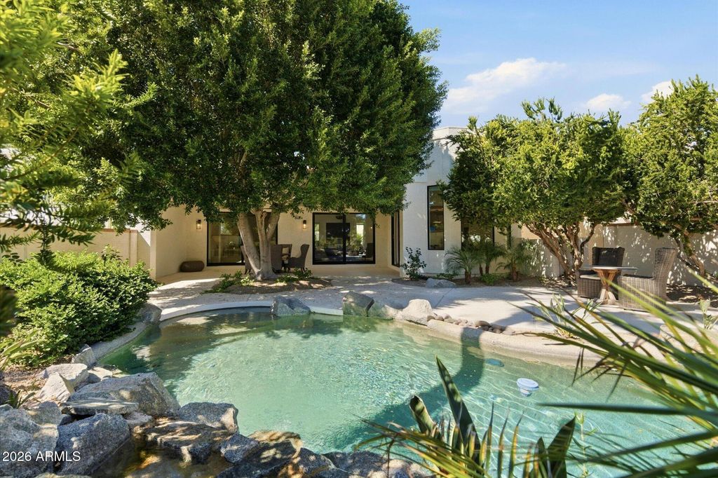 Image 40 of property listing at 10041 N 52ND Place, Paradise Valley, AZ 85253