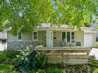 2300 Locust Street, West Des Moines, IA 50265