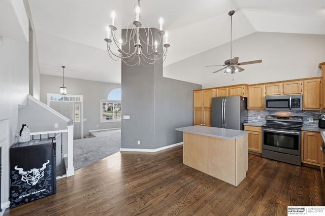 4825 NW Fairway Drive, Lincoln, NE 68521