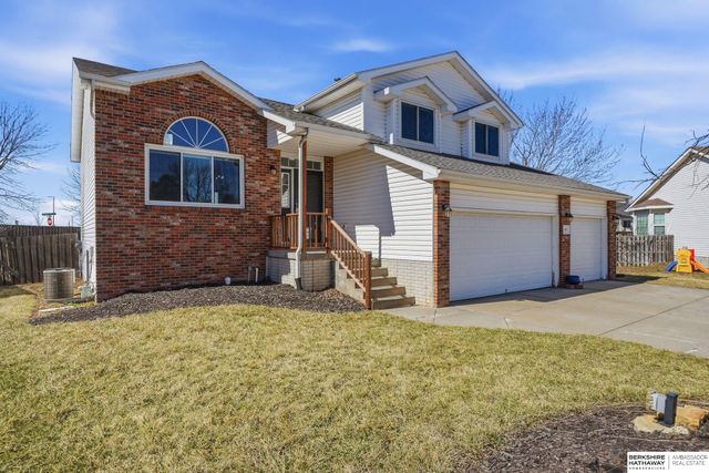 4825 NW Fairway Drive, Lincoln, NE 68521