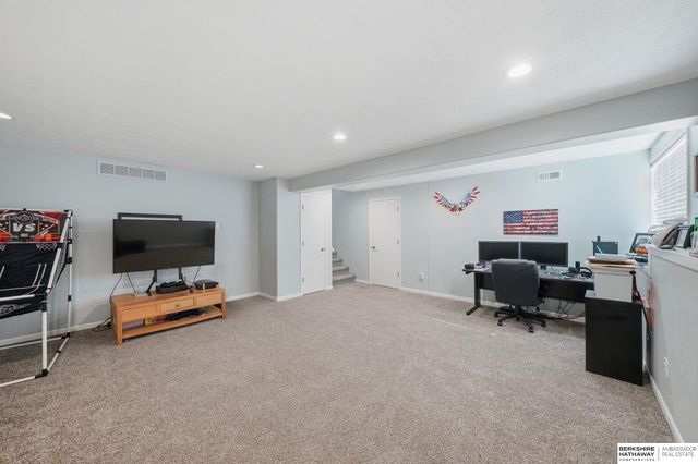 4825 NW Fairway Drive, Lincoln, NE 68521