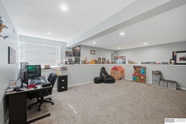 4825 NW Fairway Drive, Lincoln, NE 68521