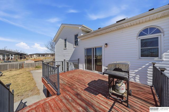 4825 NW Fairway Drive, Lincoln, NE 68521