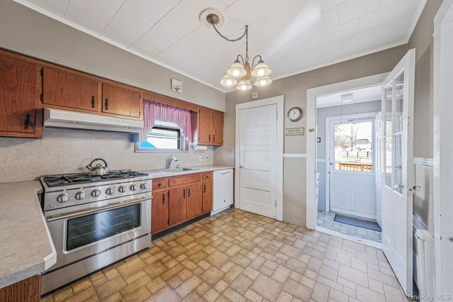 183 West Avenue, Patchogue, NY 11772