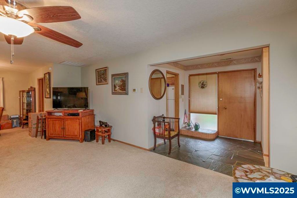 Image 14 of property listing at 700 NW 18th Pl, Mcminnville, OR 97128