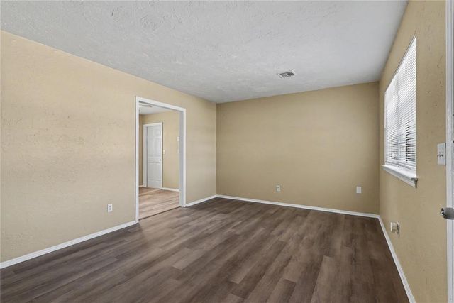 644 W Main Street, Moore, OK 73160