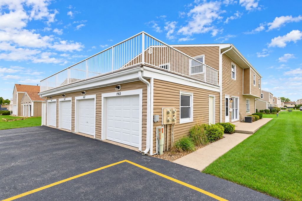 7961 163rd Court 226, Tinley Park, IL 60477 — exterior