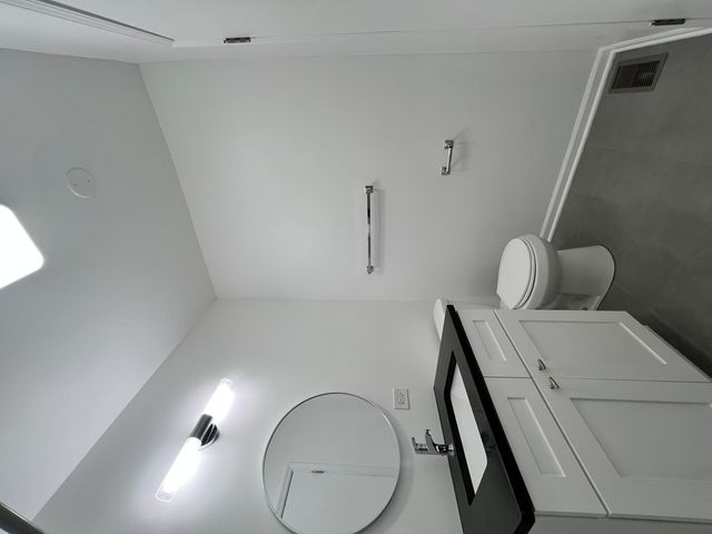 4537 S Hermitage Avenue 1F, Chicago, IL 60609