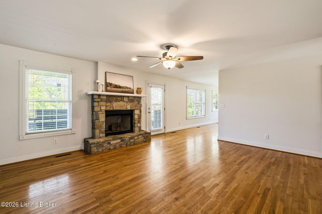 373 The Landings, Taylorsville, KY 40071