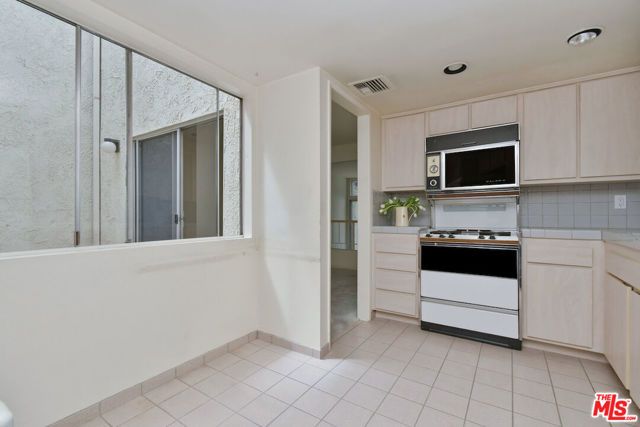 11738 Moorpark Street E, Studio City (los Angeles), CA 91604