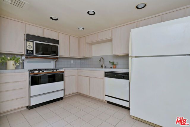 11738 Moorpark Street E, Studio City (los Angeles), CA 91604