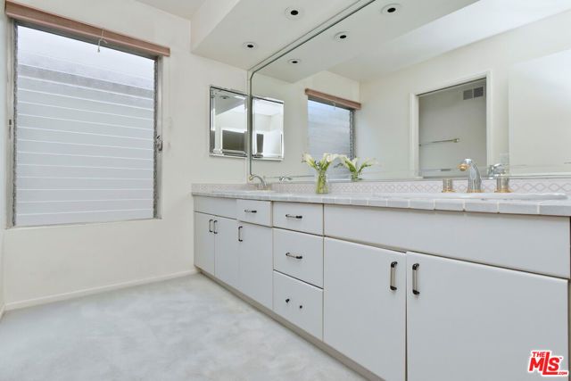 11738 Moorpark Street E, Studio City (los Angeles), CA 91604