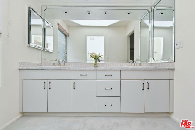 11738 Moorpark Street E, Studio City (los Angeles), CA 91604