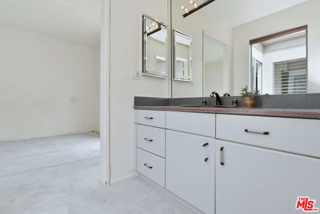 11738 Moorpark Street E, Studio City (los Angeles), CA 91604