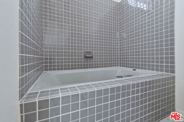 11738 Moorpark Street E, Studio City (los Angeles), CA 91604