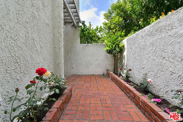 11738 Moorpark Street E, Studio City (los Angeles), CA 91604