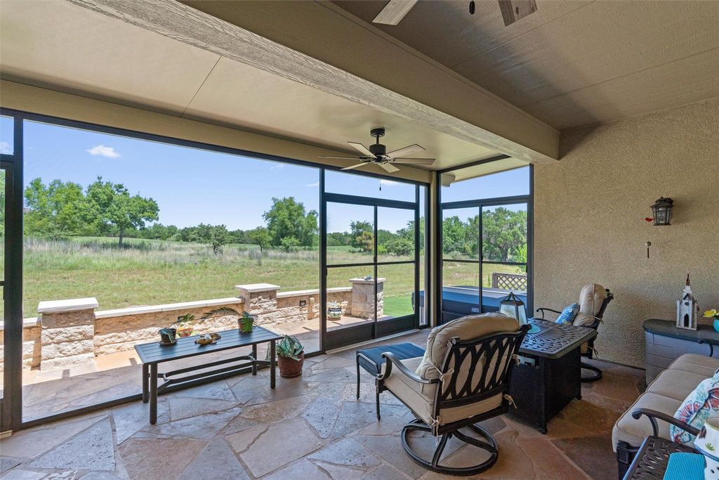 200 Apache Mountain LN, Georgetown, TX 78633