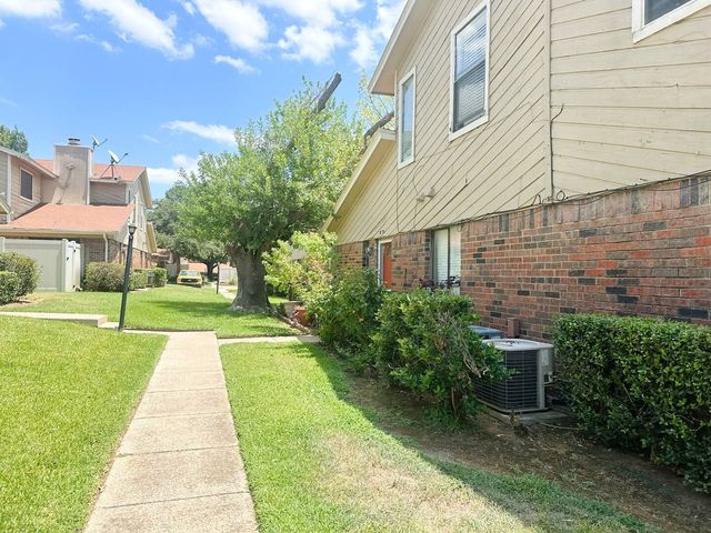 2240 TARPLEY Road 284, Carrollton, TX 75006