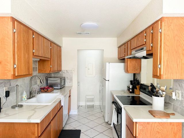 2240 TARPLEY Road 284, Carrollton, TX 75006