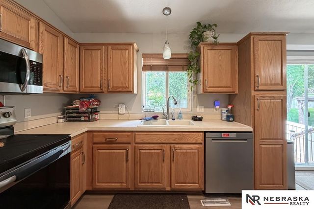 5318 S 190th Terrace, Omaha, NE 68135
