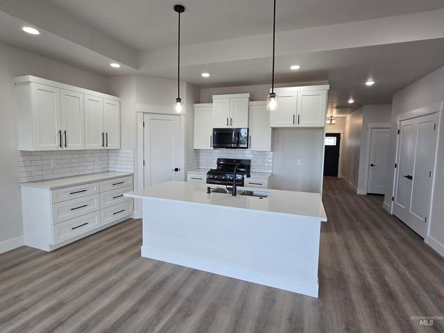 946 Canal Street, Twin Falls, ID 83301