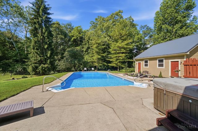 2215 Trappers Knoll Drive, Batavia Twp, OH 45103