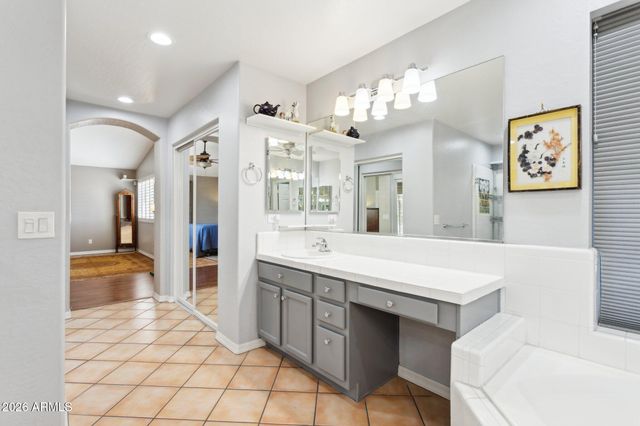 5851 W CHARTER OAK Road, Glendale, AZ 85304