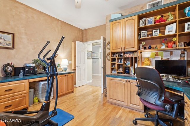 5851 W CHARTER OAK Road, Glendale, AZ 85304