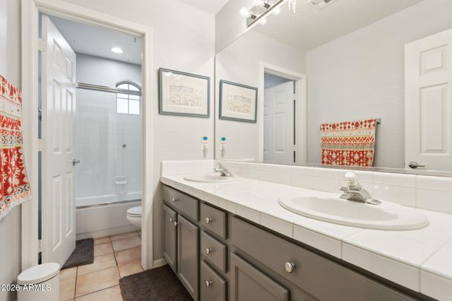 5851 W CHARTER OAK Road, Glendale, AZ 85304