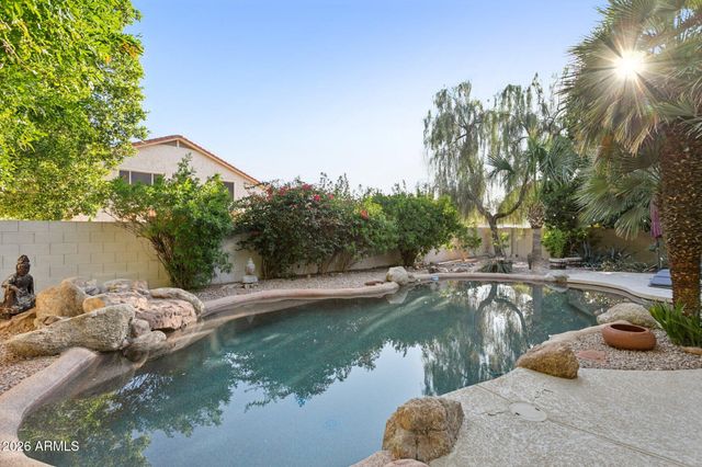 5851 W CHARTER OAK Road, Glendale, AZ 85304