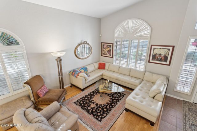5851 W CHARTER OAK Road, Glendale, AZ 85304