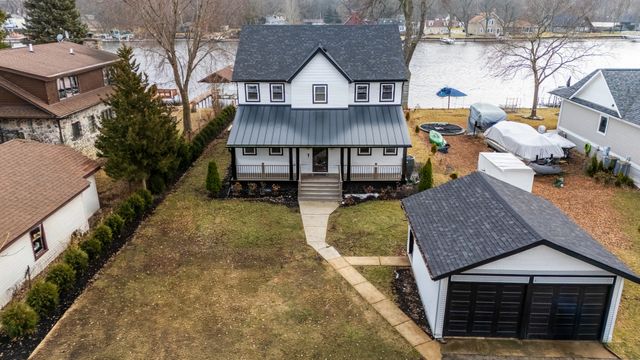 2303 Fairview Avenue, Johnsburg, IL 60051