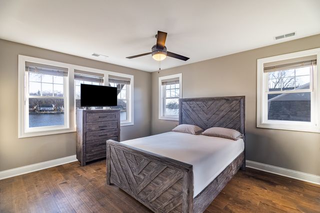 2303 Fairview Avenue, Johnsburg, IL 60051