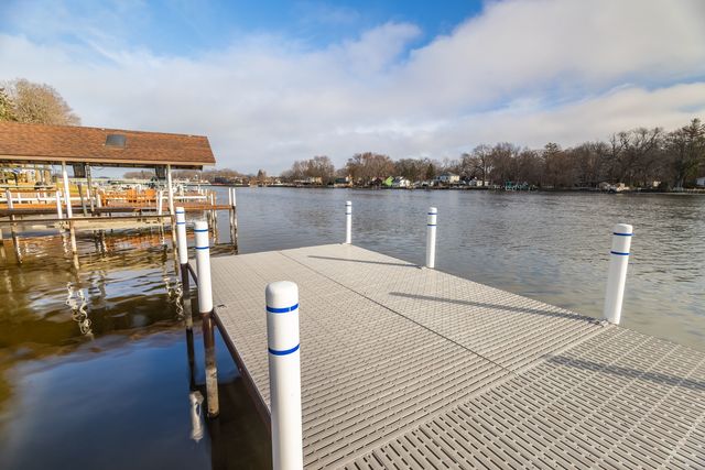 2303 Fairview Avenue, Johnsburg, IL 60051