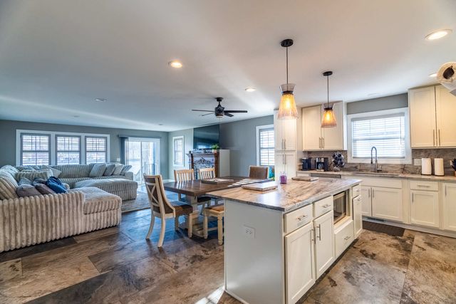 2303 Fairview Avenue, Johnsburg, IL 60051