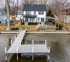 2303 Fairview Avenue, Johnsburg, IL 60051