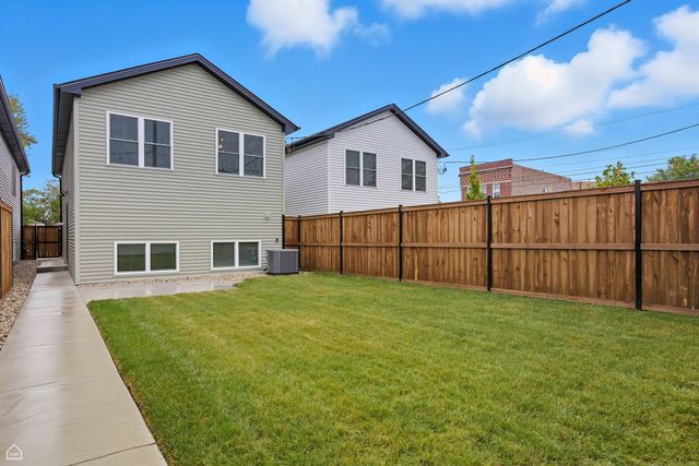 555 N Springfield Avenue, Chicago, IL 60624