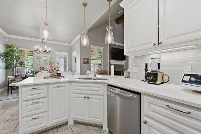 4709 Spectacular Bid Avenue, Edmond, OK 73025