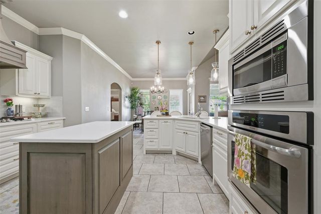 4709 Spectacular Bid Avenue, Edmond, OK 73025