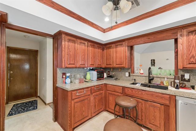 9718 Skylark Road, Oklahoma City, OK 73162