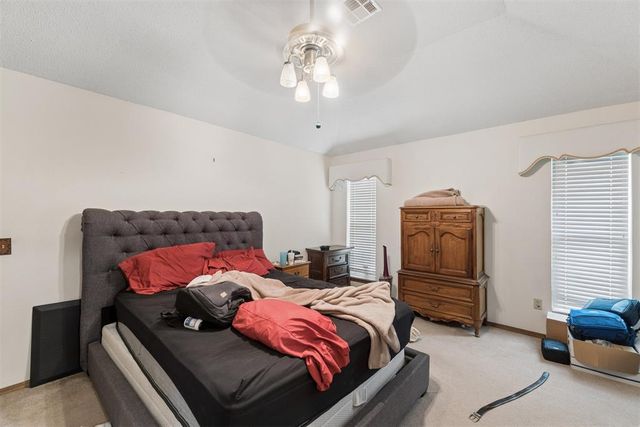 9718 Skylark Road, Oklahoma City, OK 73162