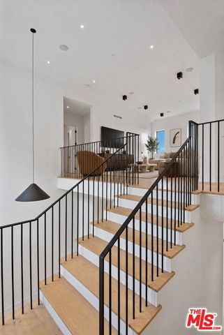 1030 Centinela Avenue, Santa Monica, CA 90403
