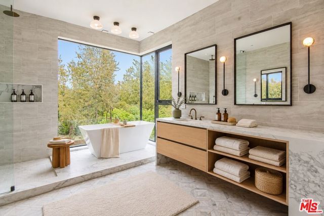 1030 Centinela Avenue, Santa Monica, CA 90403