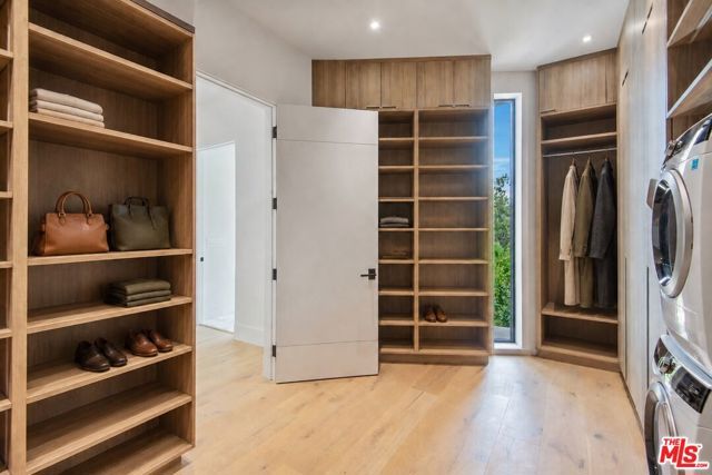 1030 Centinela Avenue, Santa Monica, CA 90403