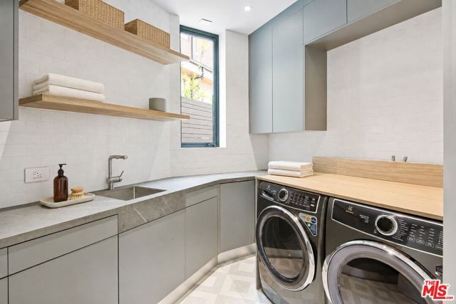 1030 Centinela Avenue, Santa Monica, CA 90403